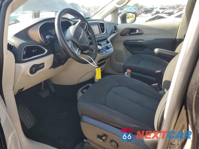 Zdjęcie 7 z 13 samochodu: 2023 CHRYSLER VOYAGER LX VIN:2C4RC1CG1PR534461 - miniatura