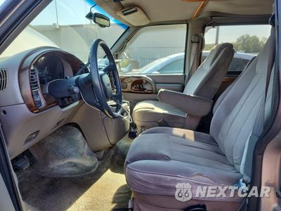 Zdjęcie 7 z 13 samochodu: 2001 GMC SAFARI XT VIN:1GDDM19W11B511382 - miniatura