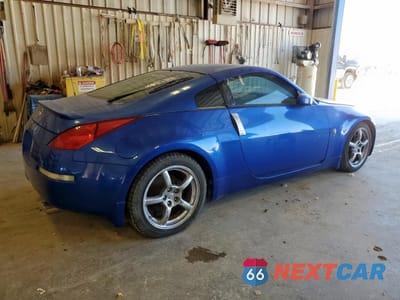 Trzecie zdjęcie samochodu z tyłu: 2004 NISSAN 350Z COUPE VIN:JN1AZ34D94M101712 - miniatura