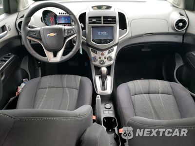 Zdjęcie 8 z 12 samochodu: 2015 CHEVROLET SONIC LT VIN:1G1JC5SB8F4147345 - miniatura