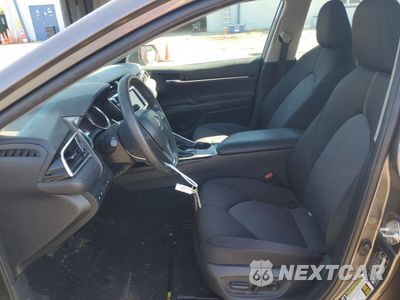 Zdjęcie 7 z 13 samochodu: 2018 TOYOTA CAMRY L VIN:4T1B11HK4JU556304 - miniatura