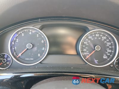 Zdjęcie 9 z 12 samochodu: 2014 VOLKSWAGEN TOUAREG V6 VIN:WVGEF9BP8ED013738 - miniatura