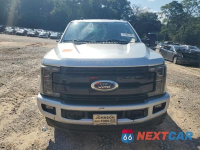 Piąte zdjęcie samochodu w środku: 2019 FORD F350 SUPER DUTY VIN:1FT8W3BT1KED23473 - miniatura