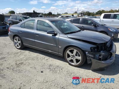 Czwarte zdjęcie samochodu z boku: 2005 VOLVO S60 R VIN:YV1RH527X52475636 - miniatura