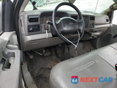 Zdjęcie 8 z 12 samochodu: 2001 FORD F550 SUPER DUTY VIN:1FDAF57F81EB35415 - miniatura