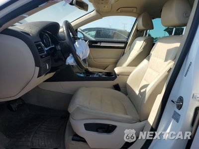 Zdjęcie 7 z 12 samochodu: 2014 VOLKSWAGEN TOUAREG V6 VIN:WVGEF9BP8ED013738 - miniatura