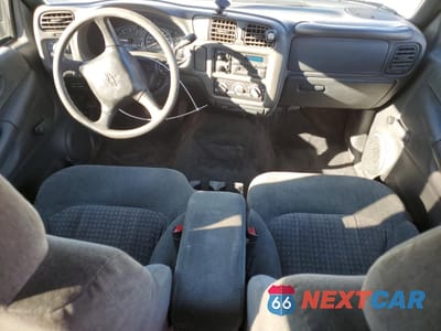 Zdjęcie 8 z 15 samochodu: 2002 CHEVROLET BLAZER VIN:1GNCS13WX2K155912 - miniatura