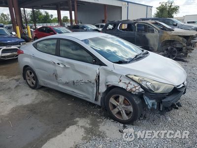 Czwarte zdjęcie samochodu z boku: 2013 HYUNDAI ELANTRA GLS VIN:5NPDH4AE0DH203183 - miniatura