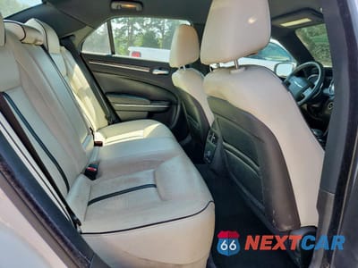 Zdjęcie 10 z 13 samochodu: 2013 CHRYSLER 300 VIN:2C3CCAAG0DH727764 - miniatura