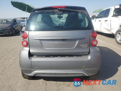 Zdjęcie 10 z 12 samochodu: 2016 SMART FORTWO VIN:WMEEJ9AA7GK845619 - miniatura