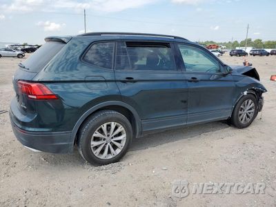 Trzecie zdjęcie samochodu z tyłu: 2019 VOLKSWAGEN TIGUAN S VIN:3VV1B7AX7KM191713 - miniatura