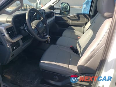 Zdjęcie 7 z 13 samochodu: 2023 FORD F550 SUPER DUTY VIN:1FD0W5HTXPEC31958 - miniatura