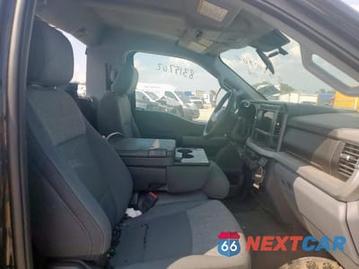 Piąte zdjęcie samochodu w środku: 2024 FORD F450 SUPER DUTY VIN:1FDUF4GT6RDA30547 - miniatura