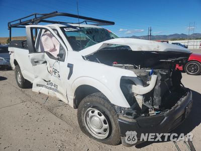 Czwarte zdjęcie samochodu z boku: 2023 FORD F150 VIN:1FTMF1EP3PKG04779 - miniatura