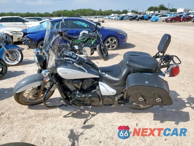 Trzecie zdjęcie samochodu z tyłu: 2021 KAWASAKI VN900 B VIN:JKAVN2B19MA100164 - miniatura