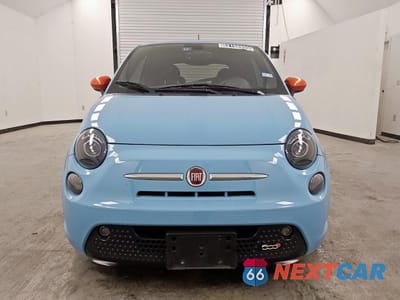 Piąte zdjęcie samochodu w środku: 2017 FIAT 500 ELECTRIC VIN:3C3CFFGE4HT611698 - miniatura