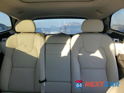 Zdjęcie 10 z 14 samochodu: 2022 VOLVO XC60 B5 MOMENTUM VIN:YV4L12DK3N1962163 - miniatura