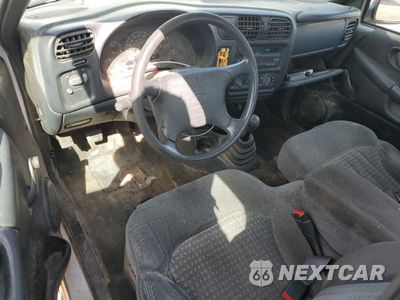 Zdjęcie 8 z 15 samochodu: 1998 CHEVROLET S TRUCK S10 VIN:1GCCS1944W8173596 - miniatura
