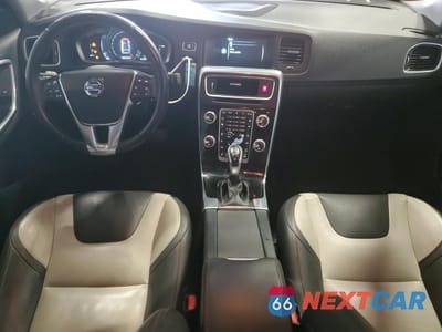 Zdjęcie 8 z 12 samochodu: 2016 VOLVO S60 CROSS COUNTRY T5 VIN:YV4612UM2G2000755 - miniatura