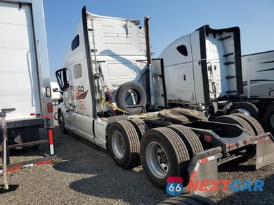Trzecie zdjęcie samochodu z tyłu: 2024 VOLVO VNL SEMI TRUCK VIN:4V4NC9EH3RN620832 - miniatura