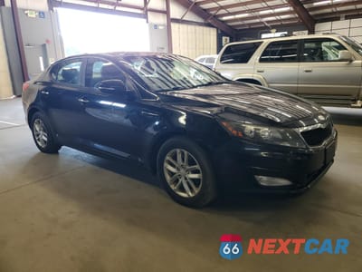 Czwarte zdjęcie samochodu z boku: 2013 KIA OPTIMA LX VIN:5XXGM4A75DG188380 - miniatura