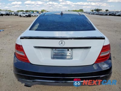 Zdjęcie 6 z 12 samochodu: 2013 MERCEDES-BENZ C 250 VIN:WDDGJ4HB7DG011248 - miniatura