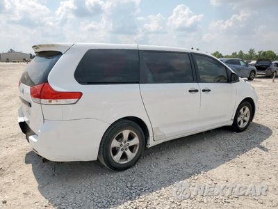Trzecie zdjęcie samochodu z tyłu: 2012 TOYOTA SIENNA VIN:5TDZK3DC1CS228159 - miniatura