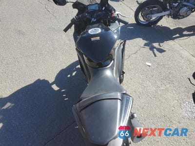 Zdjęcie 6 z 9 samochodu: 2021 YAMAHA YZFR3 A VIN:MH3RH18Y9MK007296 - miniatura