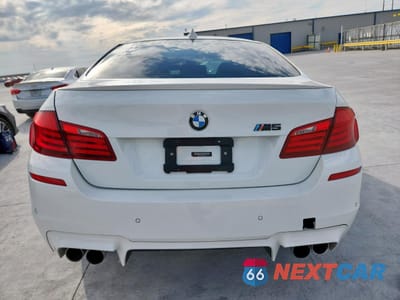 Zdjęcie 6 z 13 samochodu: 2013 BMW M5 VIN:WBSFV9C5XDD095469 - miniatura
