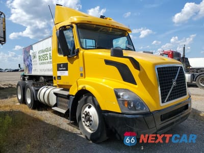 2016 VOLVO VNL - TRUCKS SEMI TRUCK 4V4NC9EH9GN942937 - główne zdjęcie licytacji z USA - miniatura