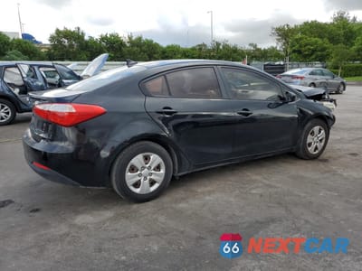 Trzecie zdjęcie samochodu z tyłu: 2016 KIA FORTE LX VIN:KNAFK4A60G5502970 - miniatura