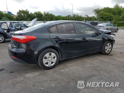 Trzecie zdjęcie samochodu z tyłu: 2016 KIA FORTE LX VIN:KNAFK4A60G5502970 - miniatura