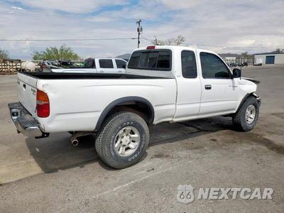 Trzecie zdjęcie samochodu z tyłu: 2000 TOYOTA TACOMA XTRACAB VIN:4TAWN72N0YZ684354 - miniatura