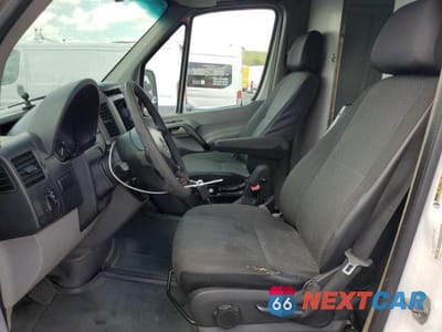 Zdjęcie 7 z 13 samochodu: 2010 MERCEDES-BENZ SPRINTER 2500 VIN:WD3PE7CC5A5472210 - miniatura