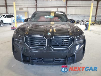 Piąte zdjęcie samochodu w środku: 2023 BMW XM VIN:5YM23CS04P9S34413 - miniatura