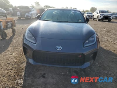 Piąte zdjęcie samochodu w środku: 2025 TOYOTA GR 86 PREMIUM VIN:JF1ZNBE18S9750840 - miniatura