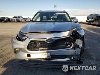 Piąte zdjęcie samochodu w środku: 2022 TOYOTA HIGHLANDER HYBRID XLE VIN:5TDGARAH5NS516010 - miniatura