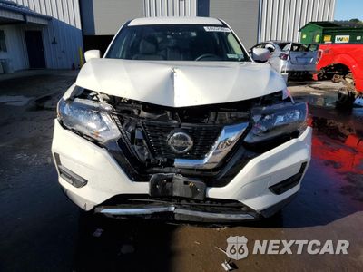 Piąte zdjęcie samochodu w środku: 2019 NISSAN ROGUE S VIN:5N1AT2MV4KC794432 - miniatura