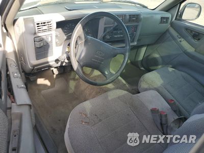 Zdjęcie 8 z 12 samochodu: 1995 CHEVROLET S TRUCK S10 VIN:1GCCS1448S8120451 - miniatura