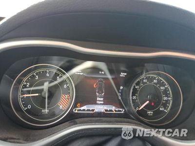 Zdjęcie 9 z 12 samochodu: 2014 JEEP CHEROKEE TRAILHAWK VIN:1C4PJMBS1EW246688 - miniatura
