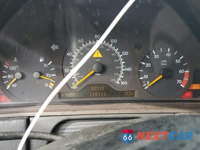 Zdjęcie 9 z 12 samochodu: 1999 MERCEDES-BENZ E 320 VIN:WDBJF65H4XA921015 - miniatura