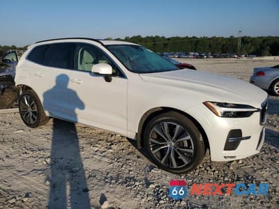 Czwarte zdjęcie samochodu z boku: 2022 VOLVO XC60 B5 MOMENTUM VIN:YV4L12DK3N1962163 - miniatura