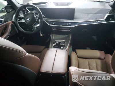 Zdjęcie 8 z 15 samochodu: 2025 BMW X5 XDRIVE50E VIN:5UX43EU00S9X01618 - miniatura