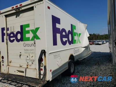 Czwarte zdjęcie samochodu z boku: 2006 FORD ECONOLINE E450 SUPER DUTY COMMERCIAL STRIPPED CHASSIS VIN:1FCLE49L46HA93893 - miniatura