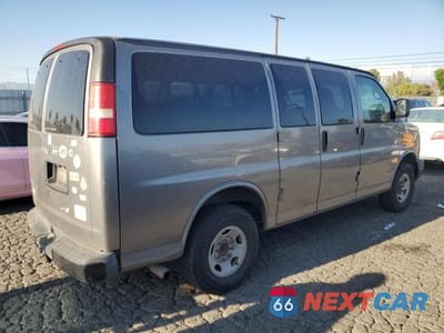 Trzecie zdjęcie samochodu z tyłu: 2008 CHEV EXPRESS G2500 VIN:1GAGG25K081202304 - miniatura