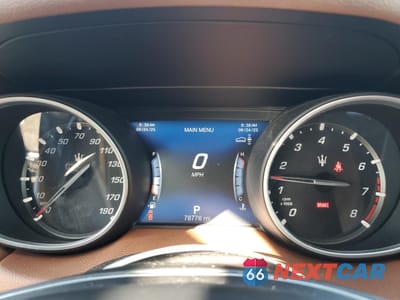 Zdjęcie 9 z 17 samochodu: 2018 MASERATI LEVANTE VIN:ZN661XUA7JX283426 - miniatura