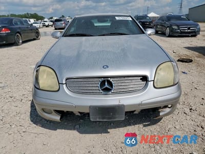 Piąte zdjęcie samochodu w środku: 2004 MERCEDES-BENZ SLK 230 KOMPRESSOR VIN:WDBKK49FX4F299094 - miniatura