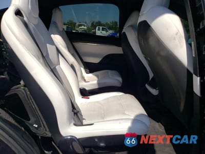 Zdjęcie 10 z 12 samochodu: 2022 TESLA MODEL X VIN:7SAXCBE55NF335370 - miniatura