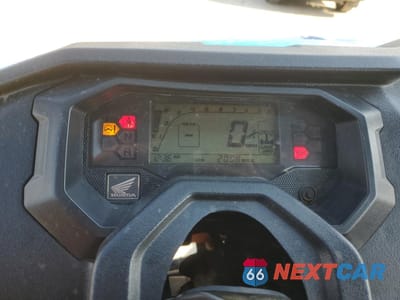 Zdjęcie 8 z 10 samochodu: 2016 HONDA SXS1000 M3 VIN:1HFVE04N1G4000305 - miniatura