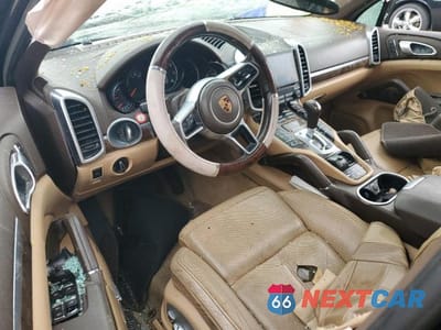 Zdjęcie 8 z 13 samochodu: 2017 PORSCHE CAYENNE VIN:WP1AA2A22HKA84964 - miniatura